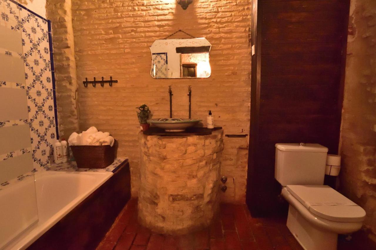 Suite Dona Ines Barrio Santacruz Sevilla Bagian luar foto