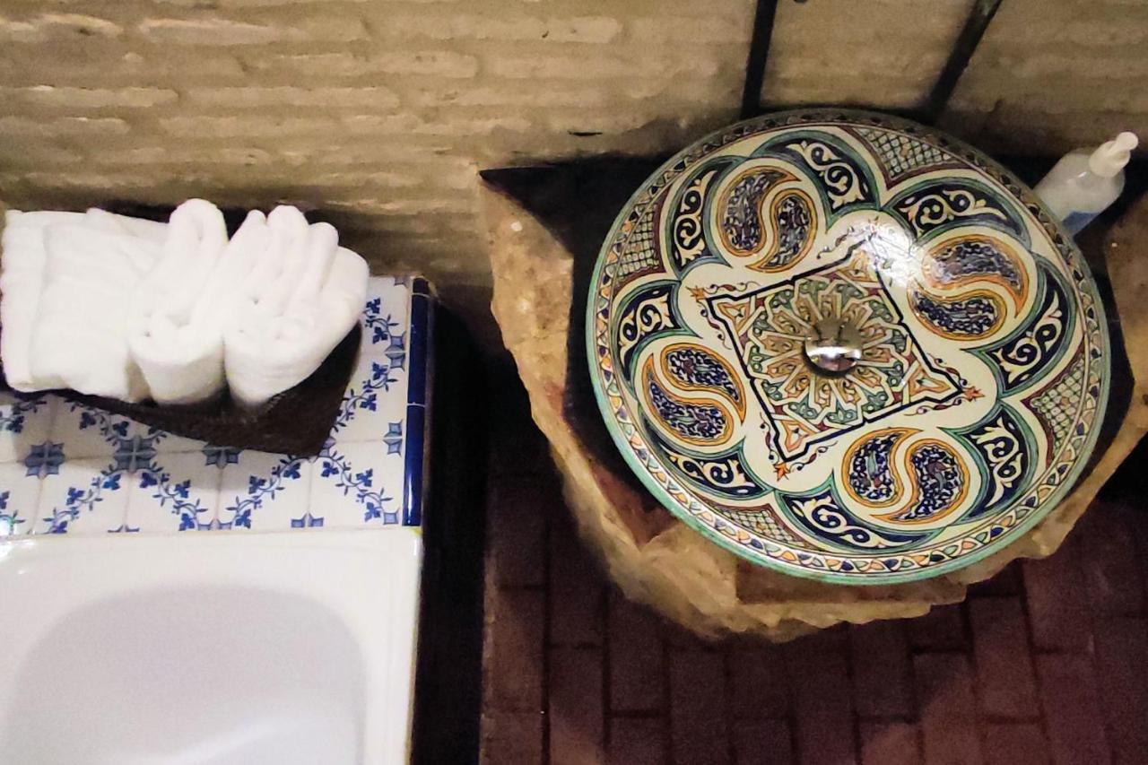 Suite Dona Ines Barrio Santacruz Sevilla Bagian luar foto